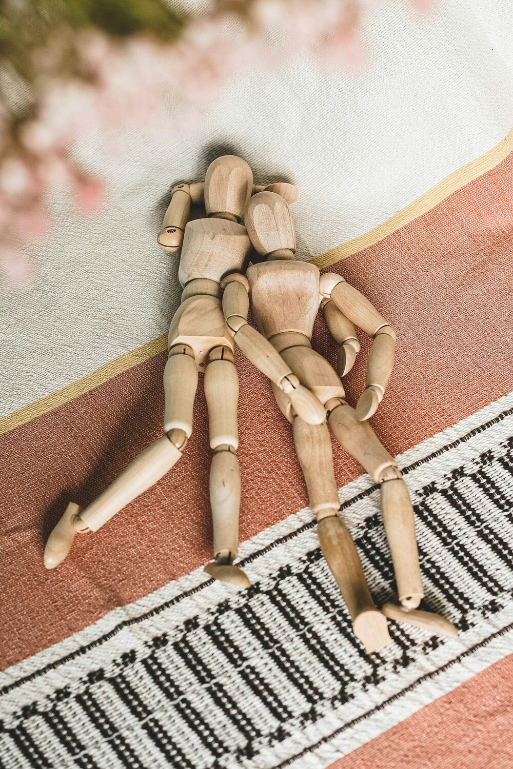 <p>🔮<span style="font-style: italic;">Das Flüstern der Puppe</span></p>